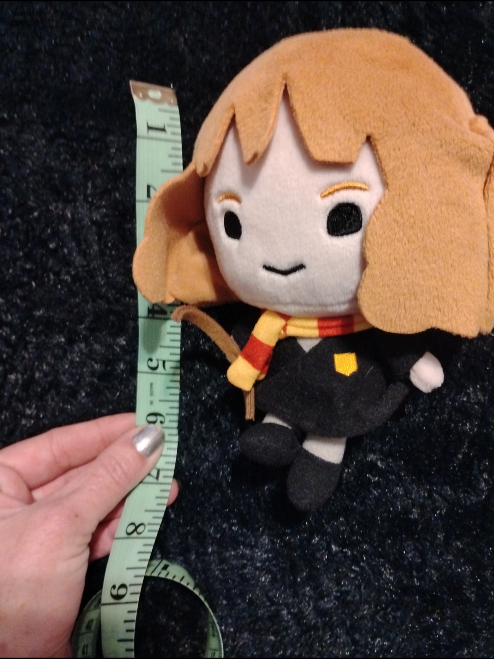 Hermione with Brown Hair and Red-Yellow Scarf - Picture 3 of 3